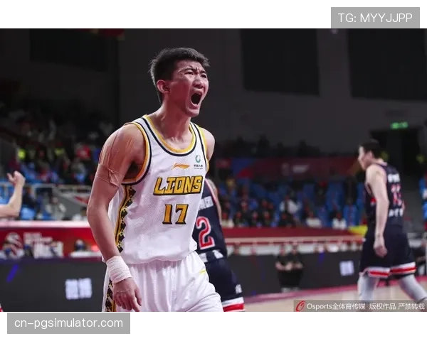 “萨索洛后卫在对抗中疑似重伤离场，被直接送往医院检查”